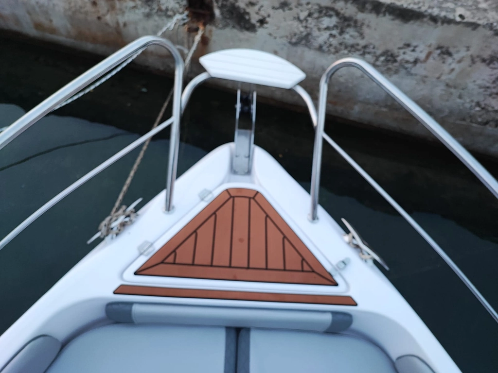 Blueline 21 150HP - picture 8